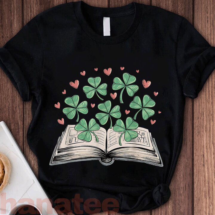 St Patricks Day Book Lucky Clover 