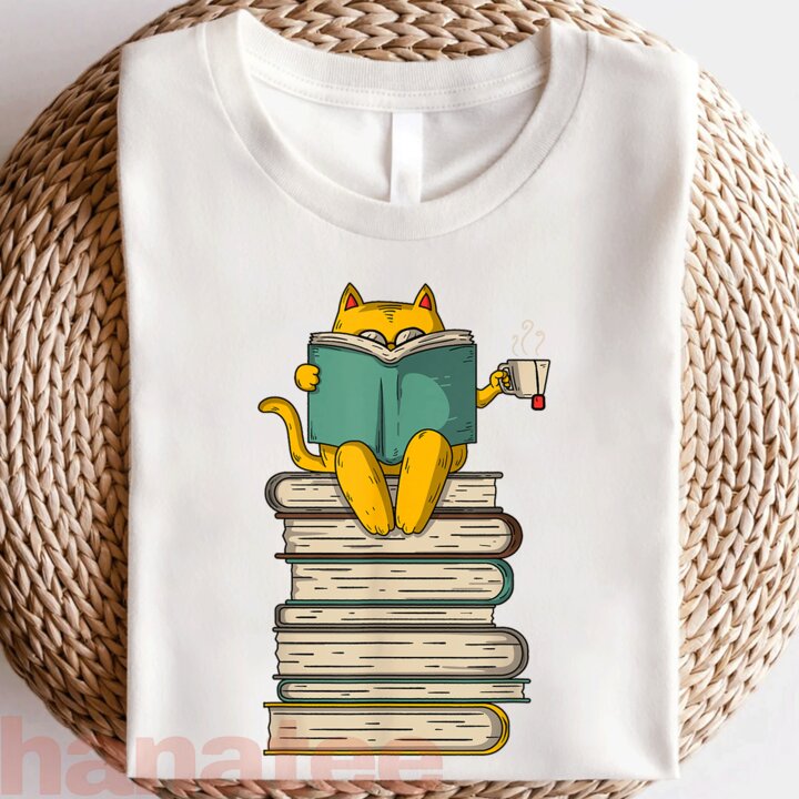 Cat Loves Books