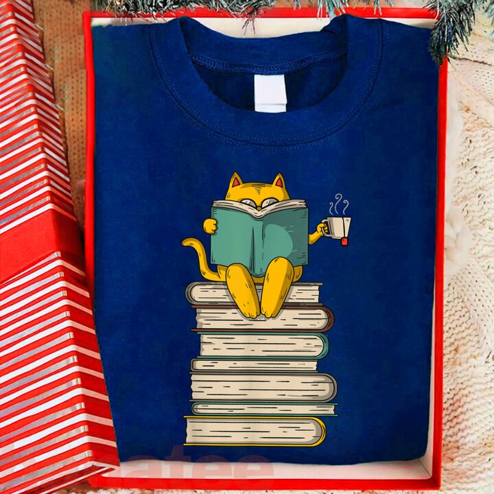Cat Loves Books