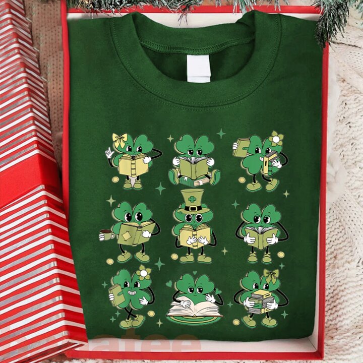 Cute Shamrock Reading Book Lover